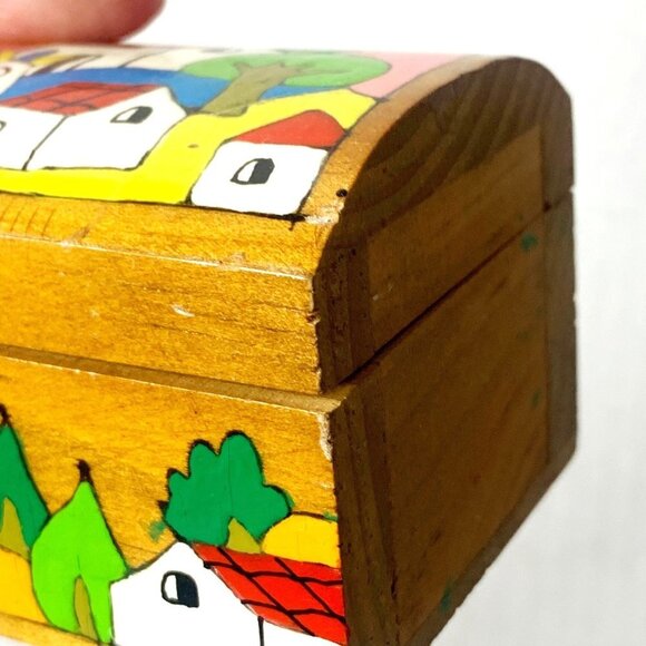 Mexican Guerrero Carved Wooden Trinket Box With Leather Hinges - Picture 7 of 12